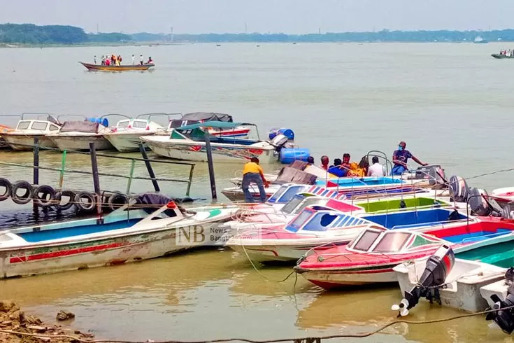 পুলিশকে-ম্যানেজ-করে-চলে-স্পিডবোট