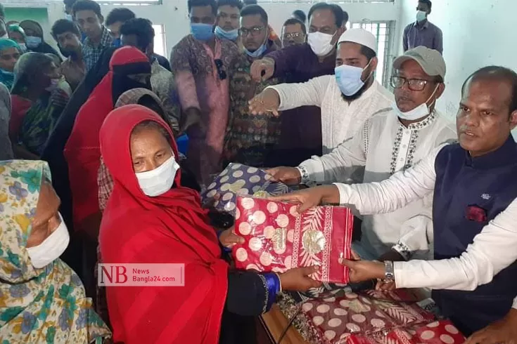 দুমকির-দরিদ্র-মানুষের-মাঝে-প্রধানমন্ত্রীর-উপহার