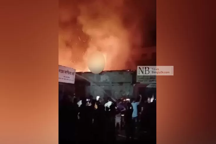 মার্কেটে-আগুনে-পুড়ল-১৫-দোকান
