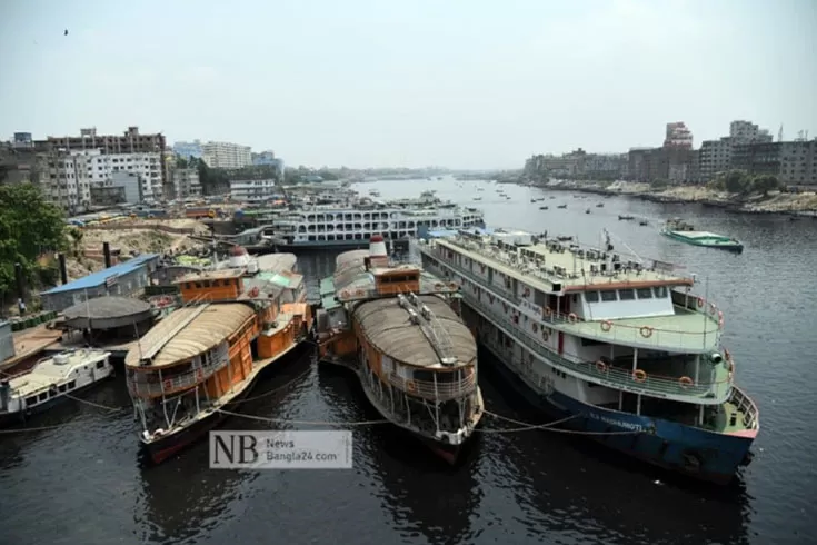 ঈদে নৌ শ্রমিক-মালিকের চোখে অন্ধকার