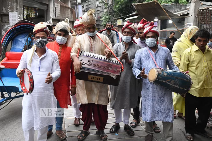 করোনাতেও-ঢাকাবাসীর-ঈদ-শোভাযাত্রা