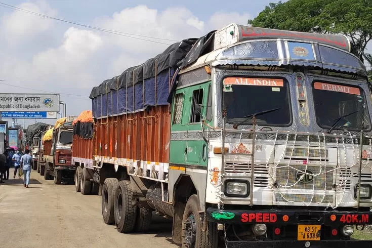 বেনাপোল দিয়ে কমেছে আমদানি-রপ্তানি 