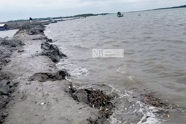 খুলনায়-দুই-ফুট-বেড়ে-লোকালয়ে-জোয়ারের-পানি