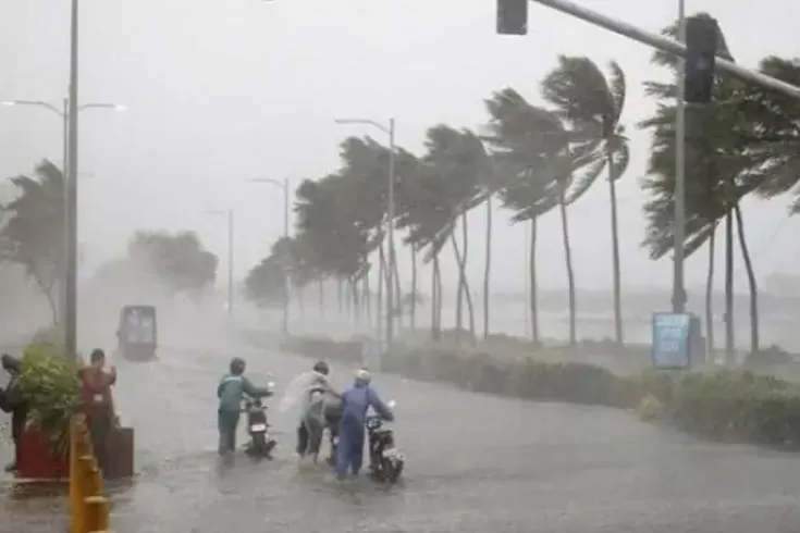 ওড়িশার দিকে ধেয়ে আসছে ইয়াস