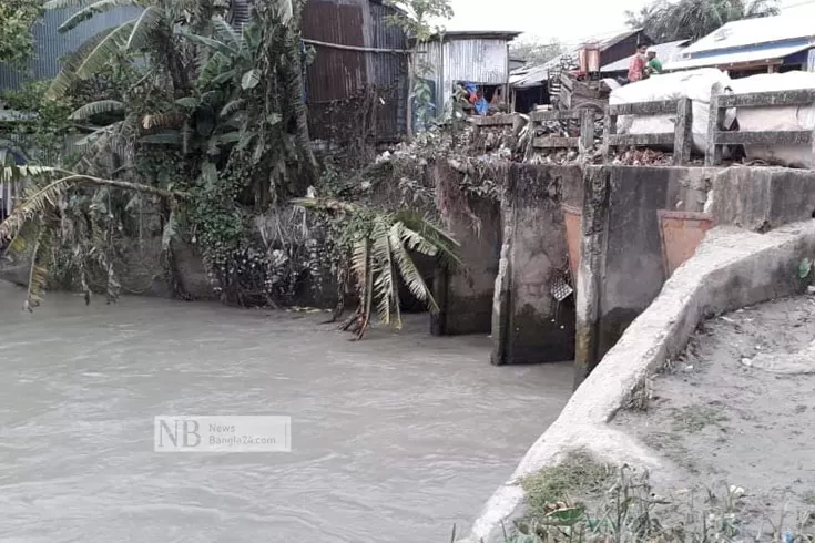 স্লুইসগেটের সুবিধাভোগীরা এখন ভুক্তভোগী