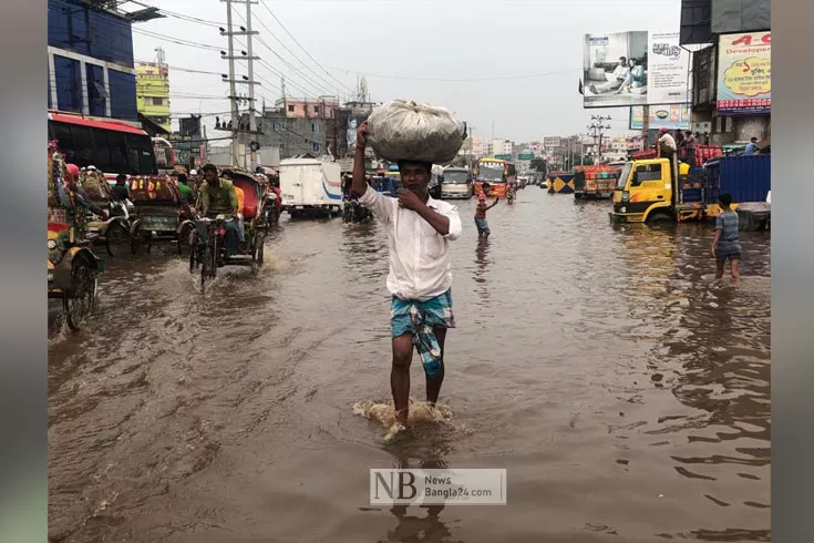 বৃষ্টির-পানিতে-সয়লাব-সড়ক-সাভারে-দুর্ভোগ