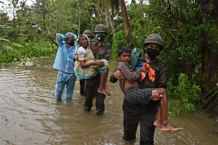 ত্রাণ-আনুন-করোনা-নয়