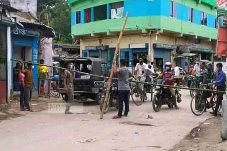 নওয়াপাড়ার-৩-ওয়ার্ড-অবরুদ্ধ-সড়কে-ব্যারিকেড