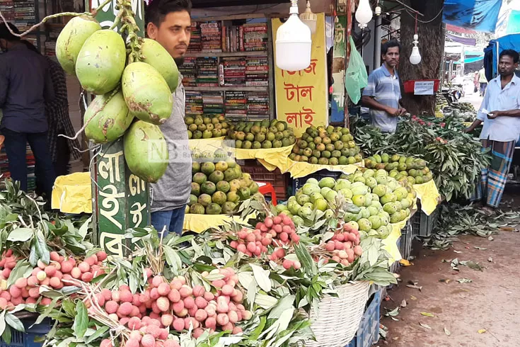 বাজার-ভরা-দেশি-ফলে