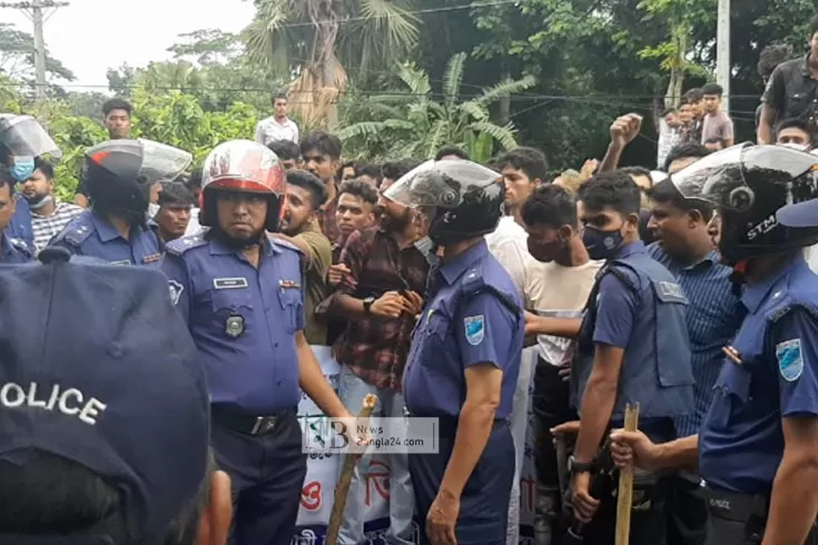 আলীগের-দুই-পক্ষের-হাতাহাতি-পুলিশের-লাঠিচার্জ