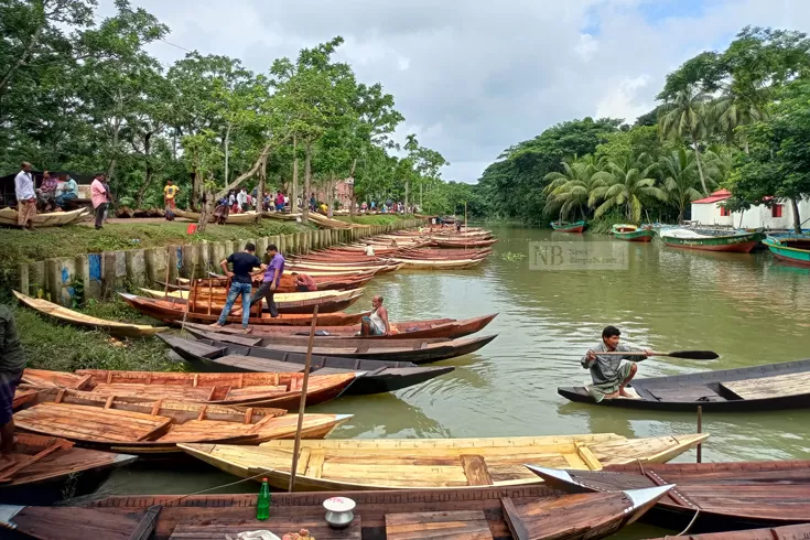 আটঘরে-জমেছে-ডিঙির-হাট