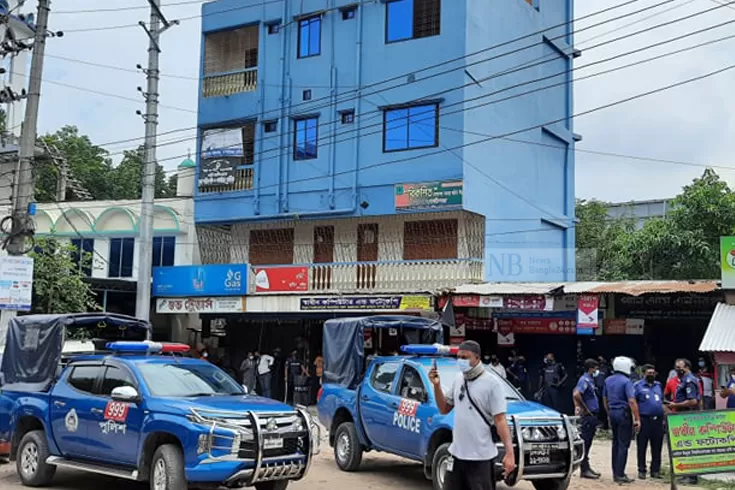 প্রকাশ্যে-গুলিতে-শিশু-নারীসহ-নিহত-৩-এএসআই-আটক