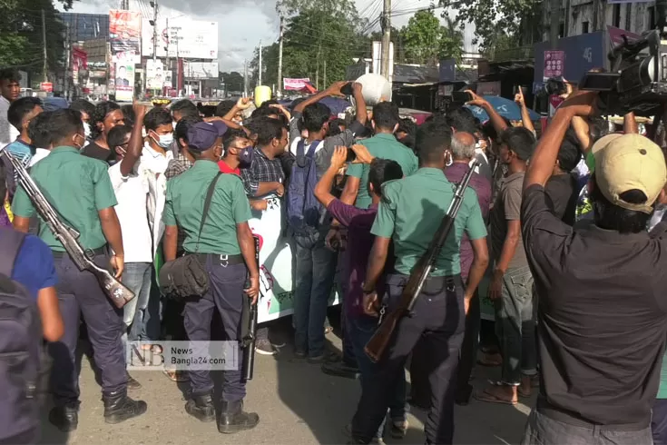 বিশ্ববিদ্যালয়-শিক্ষার্থীদের-মারধর-গণপদযাত্রায়-পুলিশের-বাধা