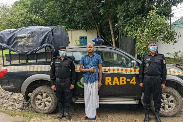 চাচাকে-ফাঁসাতে-গিয়ে-অস্ত্রসহ-আটক-ছাত্রলীগ-নেতা