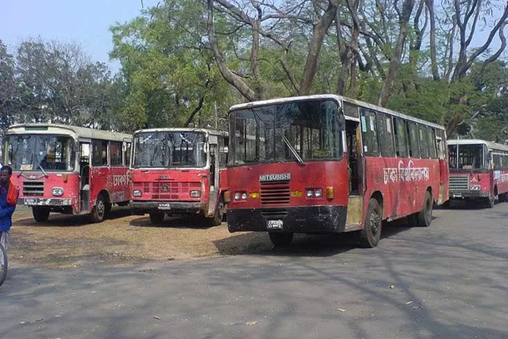 চাকা না ঘুরলেও ঢাবি নিচ্ছে পরিবহন ফি