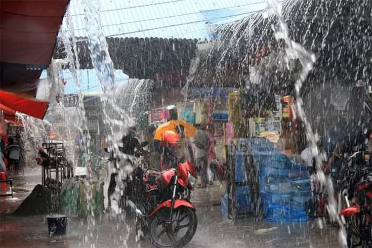 থেমে থেমে বৃষ্টি আরও কয়েক দিন