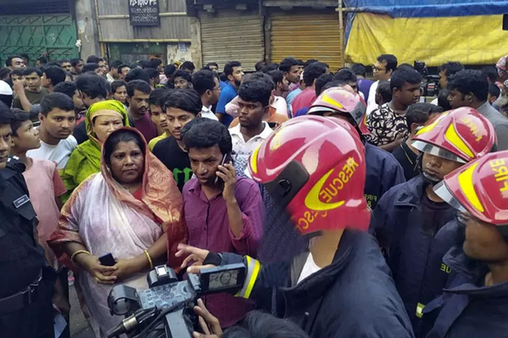 ৬ শিশুর মৃত্যু: বেলুন বিক্রেতাসহ ২ জনের বিরুদ্ধে অভিযোগপত্র