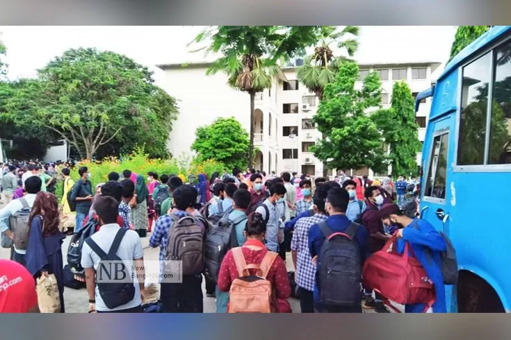পরীক্ষা-স্থগিত-বাড়ি-ফিরছে-শিক্ষার্থীরা