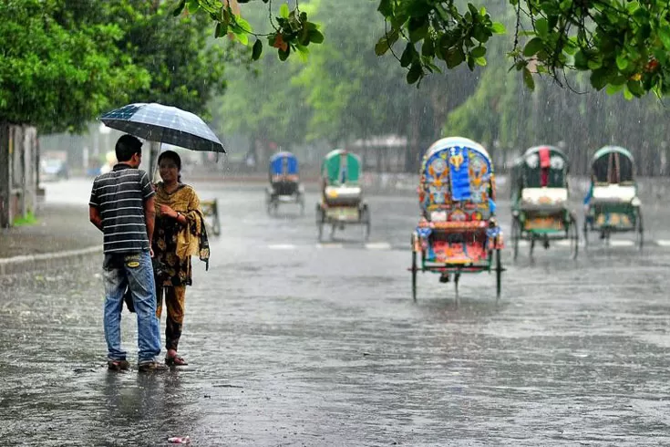 বর্ষায়-বাইরে-যাবার-আগে-জেনে-নিন-কিছু-বিষয়