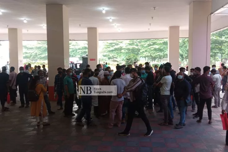 টিকা-না-পেয়ে-প্রবাসীদের-বিক্ষোভ
