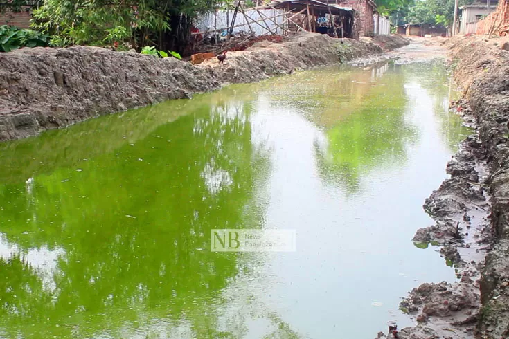 মাটি-খুঁড়ে-জনভোগান্তি-ঠিকাদার-ব্যস্ত-ভাইয়ের-নির্বাচনে