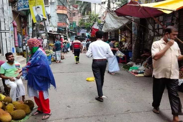 আরে-ভাইয়া-পুলিশ-আগিয়ে-তোম-লোক-মাস্ক-লাগাইয়া