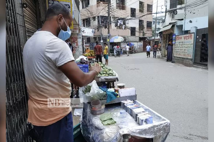 ঢাকা-কলেজ-থেকে-ফার্স্ট-ক্লাস-পেয়ে-বেচছেন-পান-সিগারেট