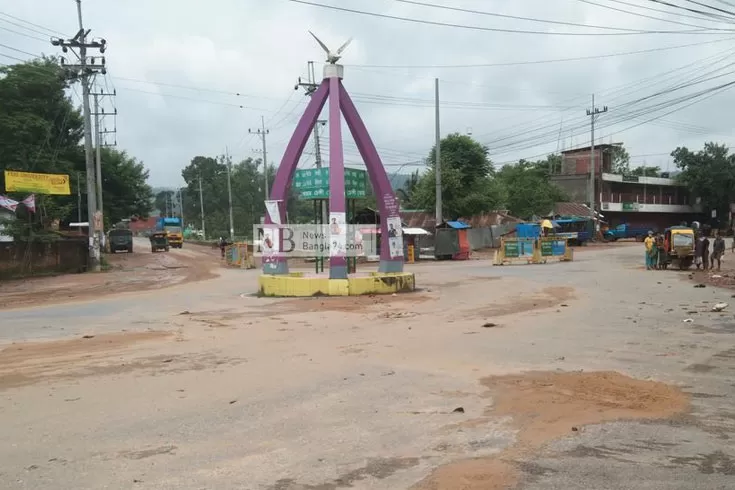 বাড়ছে সংক্রমণ, উপেক্ষিত বিধিনিষেধ