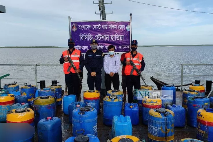 জব্দের-পর-অবমুক্ত-৩-কোটি-টাকার-চিংড়ি-রেণু