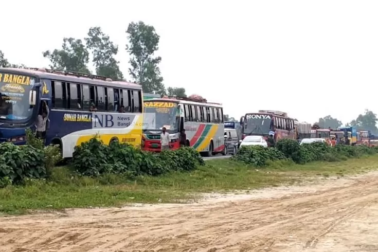 দীর্ঘ জটে কড্ডা-হাটিকুমরুল, বাড়ি যেতে যাত্রীরা আকুল