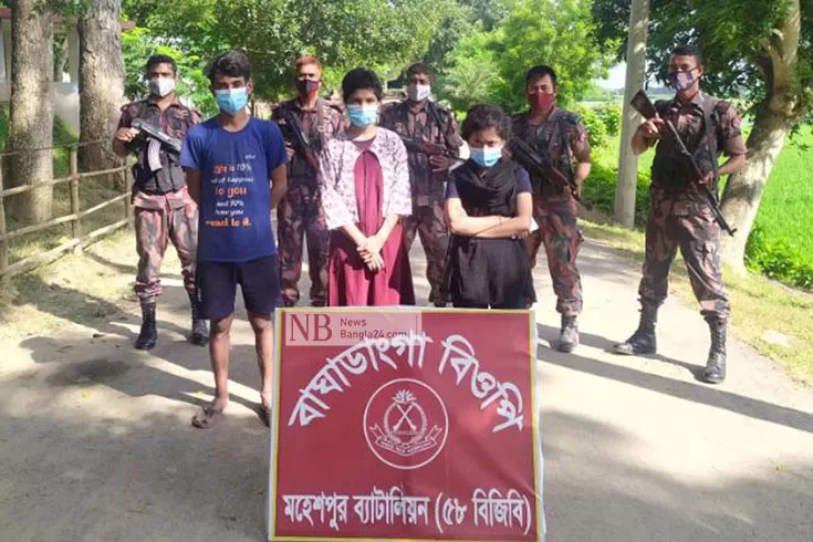 অবৈধভাবে-দেশে-ফেরার-সময়-গ্রেপ্তার-৩