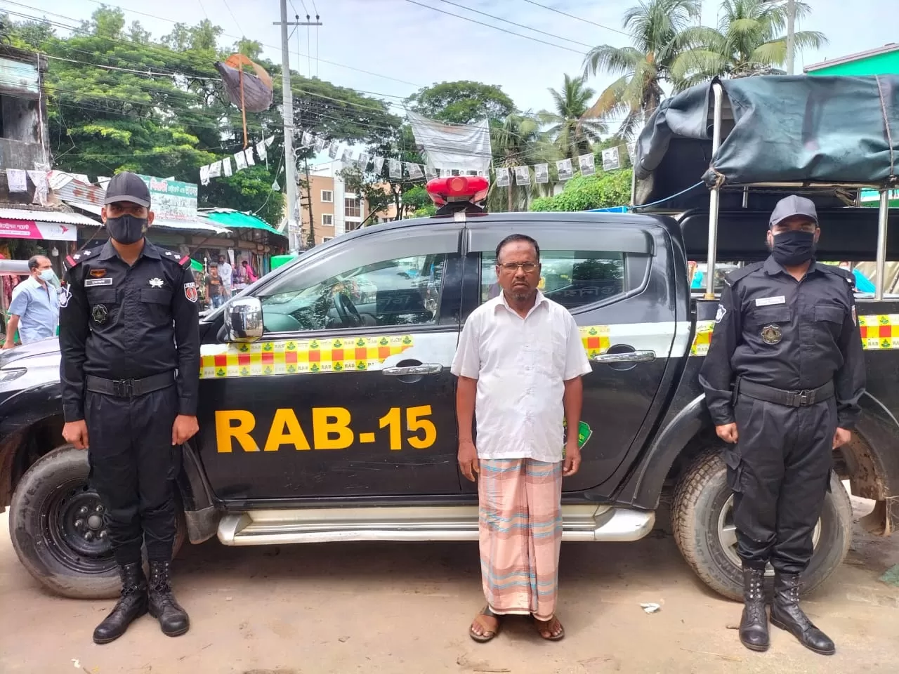 বিকাশ-অফিস-থেকে-চুরি-টাকাসহ-গ্রেপ্তার-আরও-১