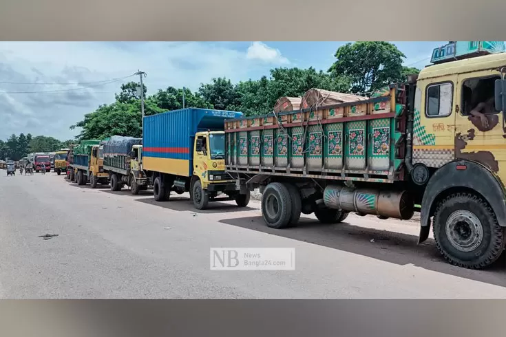 ঘাটে-পণ্যবাহী-যানচালকদের-ভোগান্তি