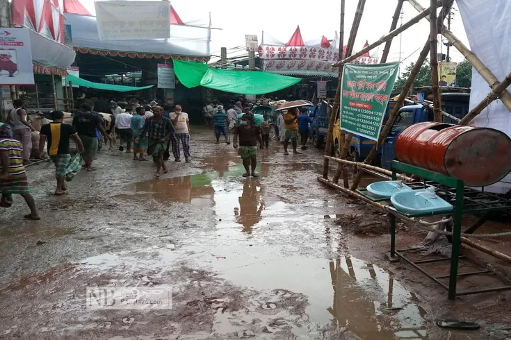 গাবতলীর হাটে স্বাস্থ্যবিধি ‘বাইরে’