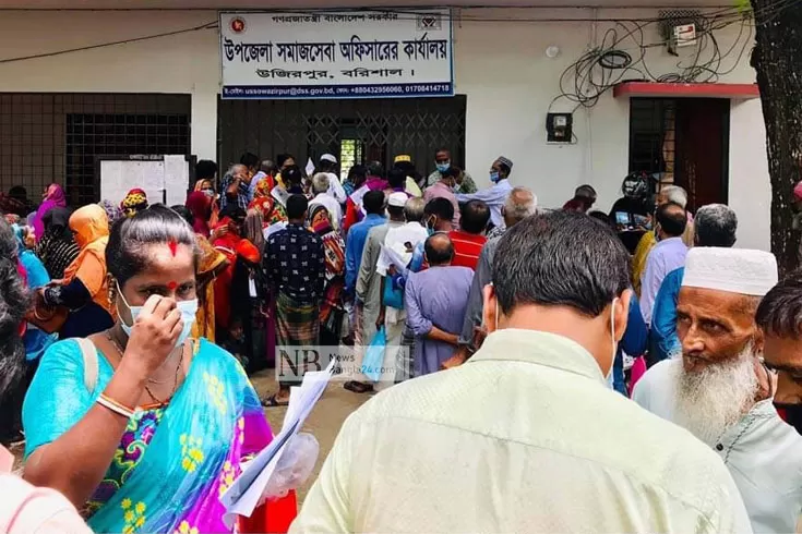 সু‌বিধাব‌ঞ্চিত‌দের টাকা যা‌চ্ছে অন্য নম্ব‌রে