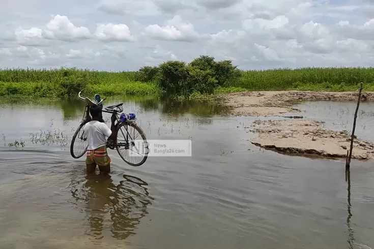 নির্মাণের-এক-মাসের-মধ্যে-সড়ক-বিলীন