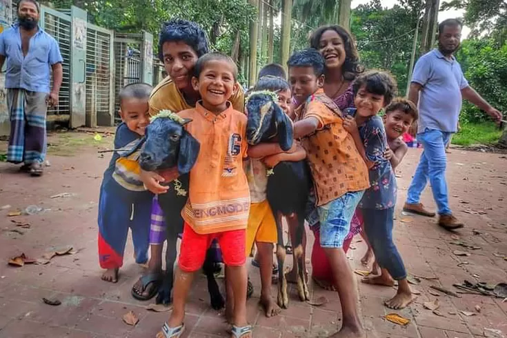 সেই-সৈকতের-কল্যাণে-ঈদ-এলো-পথশিশুদের-মধ্যে