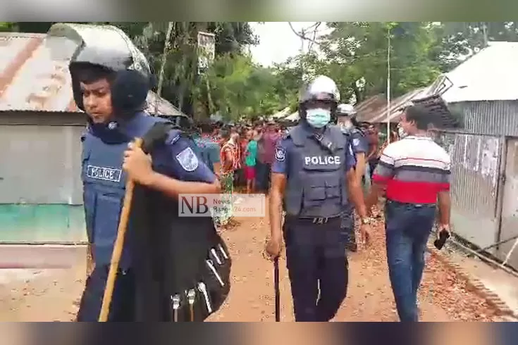 ফুটবল-খেলা-নিয়ে-ঈদের-দিনে-সংঘর্ষ-
পুলিশসহ-আহত-শতাধিক