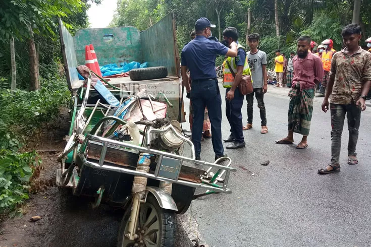 অটোরিকশা-ট্রাকের-সংঘর্ষে-নিহত-৬-ট্রাকচালক-আটক