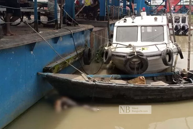 কীর্তনখোলা-নদীর-মাঝে-ভাসছিল-মরদেহটি
