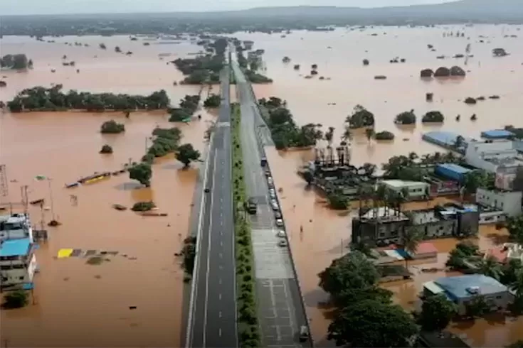 ভারতে বন্যা-ভূমিধসে প্রাণহানি বেড়ে ১৪৭