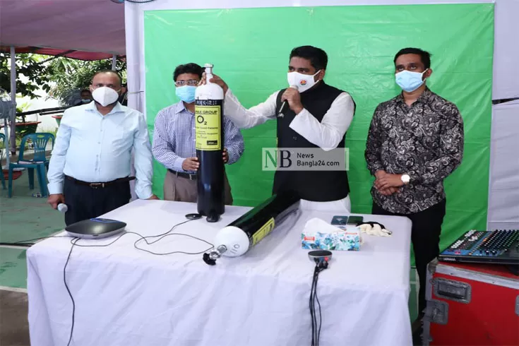 বরিশাল-মেডিক্যালে-৫০-অ‌ক্সি‌জেন-সি‌লিন্ডার-দি‌লেন-মেয়র-সা‌দিক