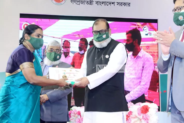 জনপ্রশাসন-পদক-পেলেন-গোপালগঞ্জের-ডিসি