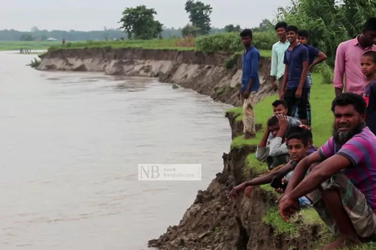 ব্রহ্মপুত্রের ভাঙনে হুমকির মুখে ছয় গ্রাম