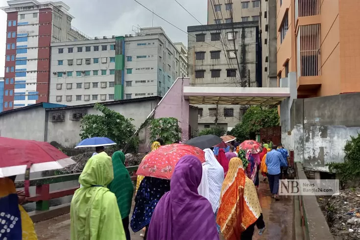 ভোগান্তি নিয়ে ভোরে এসে সকালে কারখানায়