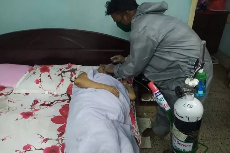 অক্সিজেন ব্যাংক নিয়ে করোনা আক্রান্তের পাশে ইউনিভার্সাল এমিটি