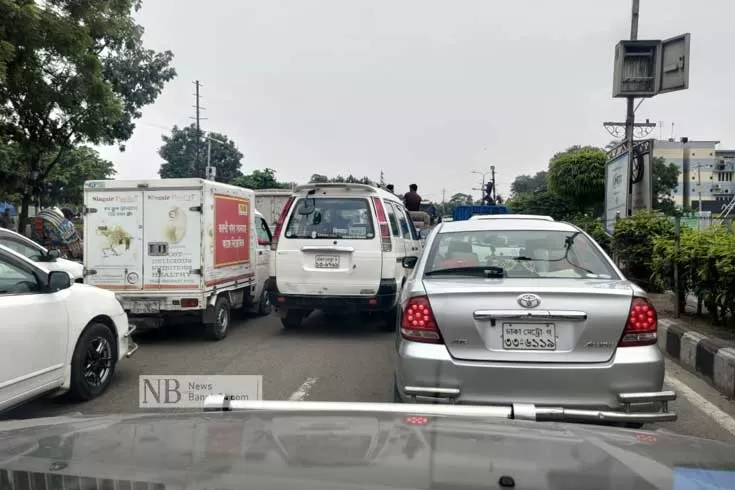 প্রাইভেট-কারওয়ালাদের-লকডাউন-নাই