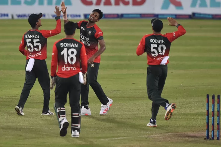 অজি বধে টাইগার বন্দনা