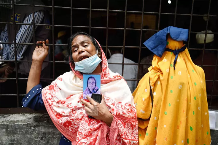 রূপগঞ্জ অগ্নিকাণ্ড: শনাক্তের পর পরিবারের কাছে ২৪ লাশ