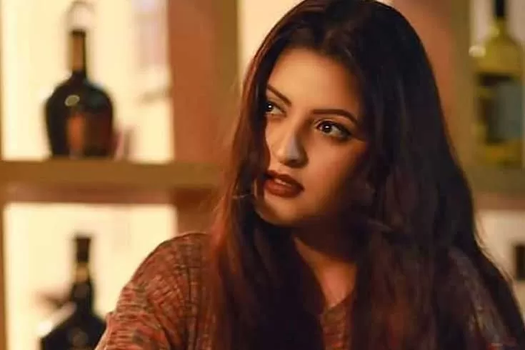 পরীমনির বাসায় কারা